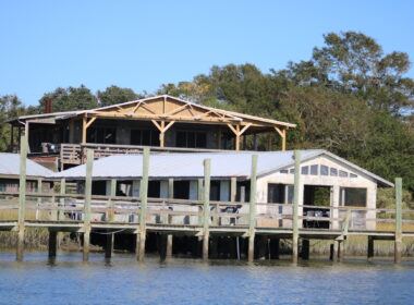 Bowen’s Island Restaurant