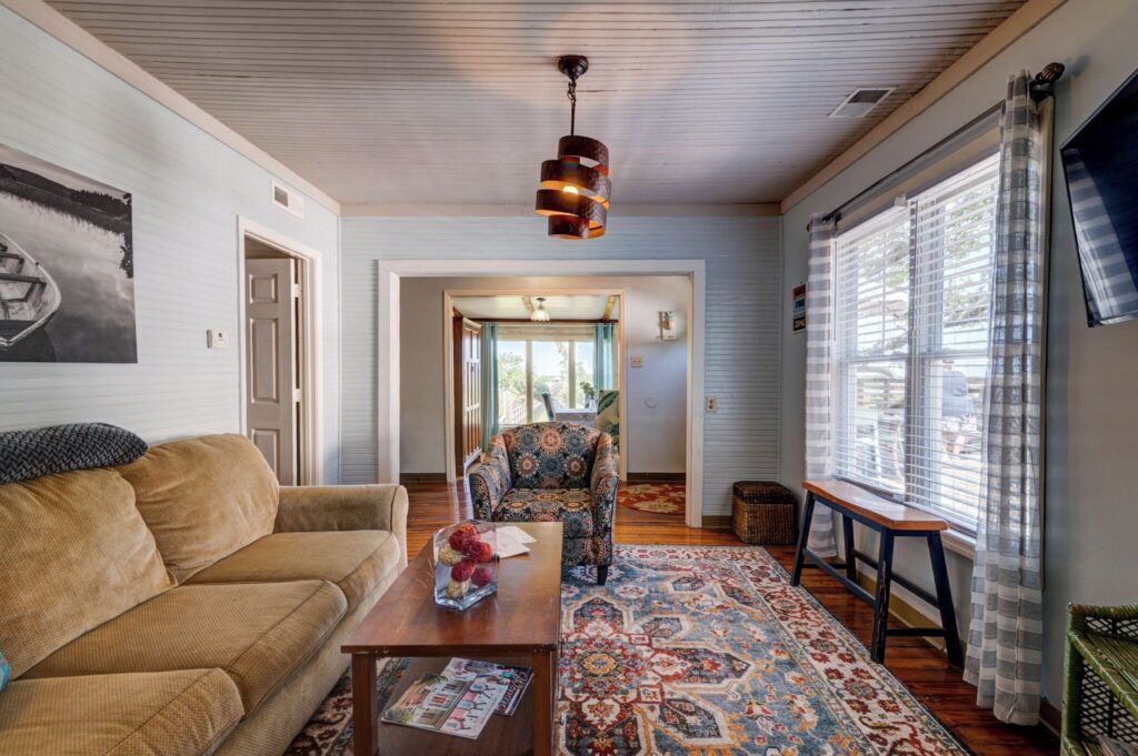 Cottage living room at Riverside Inn and Cottages