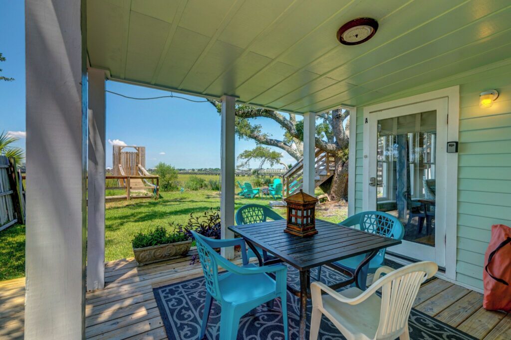 Screened porch at Riverside Inn and Cottages